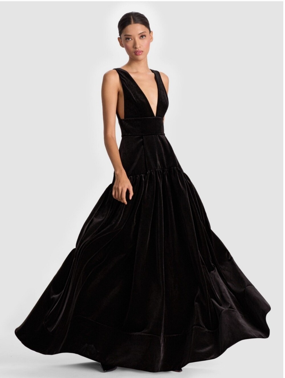 Alice + Olivia lila velvet gown